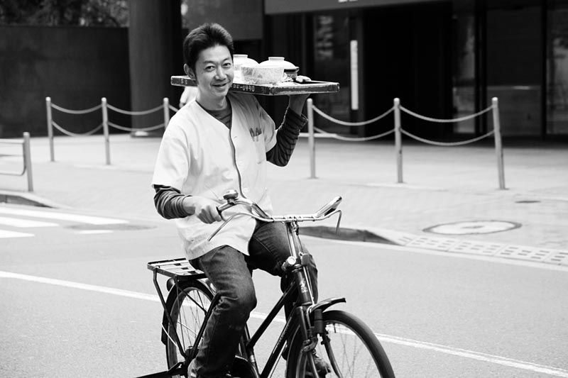 Roland Barthes, z knihy Říše znaků. Japonský cyklista - Foto Petr Horčička Japonsko